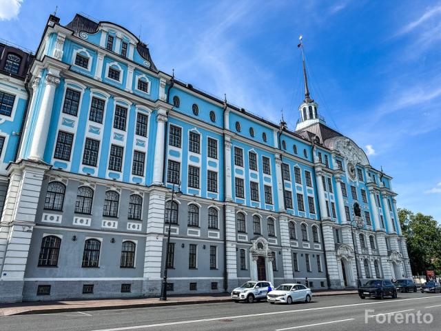 Здание Училищного дома им. Петра Великого (Нахимовское училище)