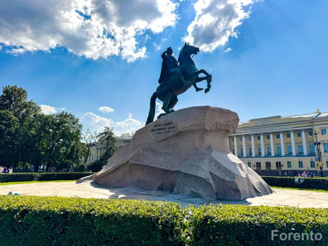 Памятник Медный всадник