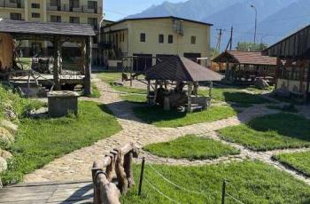 Гостиничный комплекс «Yeti House»