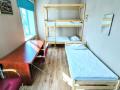 Трёхместная комната с односпальной и 2-ярусной кроватями с электронным замком