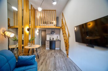 Отель Kristoff Apartments / Кристофф Апартментс