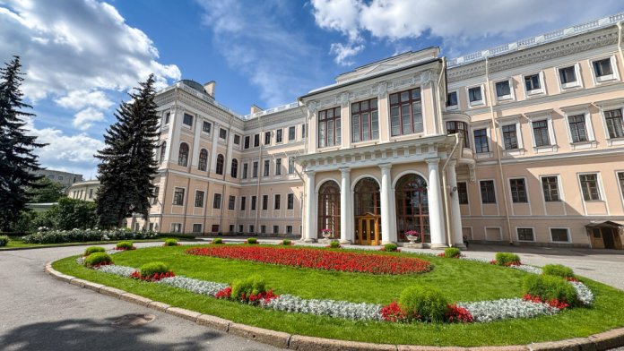 Аничков Дворец