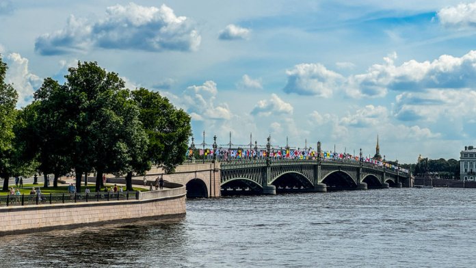 Троицкий мост